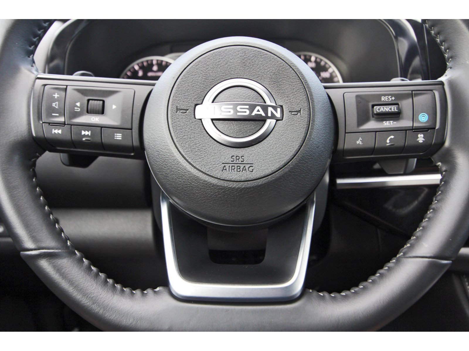 Certified 2025 Nissan Pathfinder SV FWD image 19