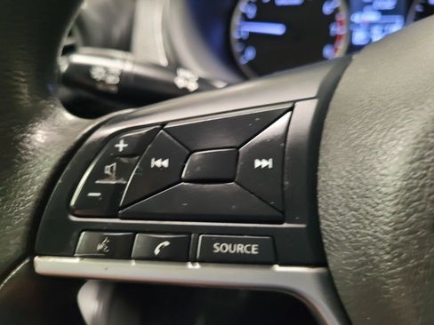Used 2019 Nissan Kicks S FWD image 21