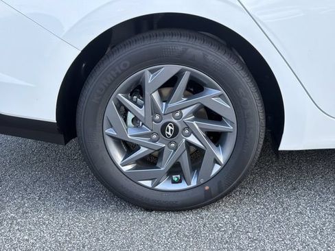 New 2026 Hyundai Elantra Hybrid FWD image 19