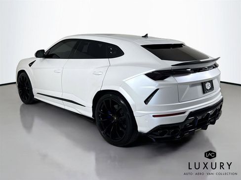 Used 2021 Lamborghini Urus image 8