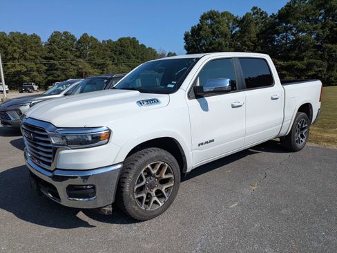 Used 2026 RAM 1500 Laramie AWD/4WD image 2