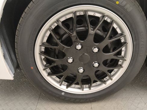 Used 2022 Toyota Corolla LE image 31