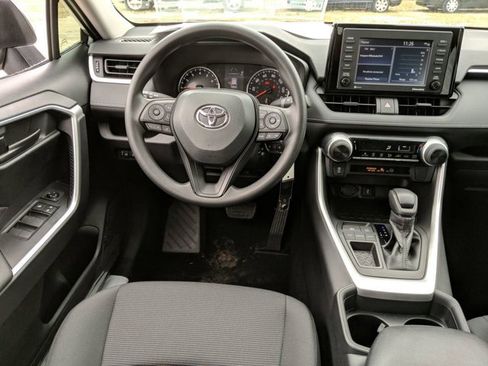 Used 2020 Toyota RAV4 LE image 16