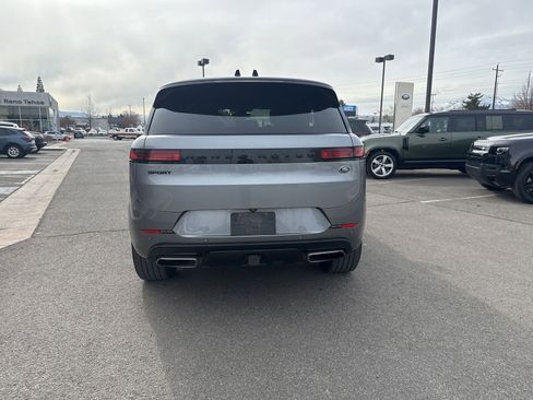 Used 2023 Land Rover Range Rover Sport SE Dynamic image 6