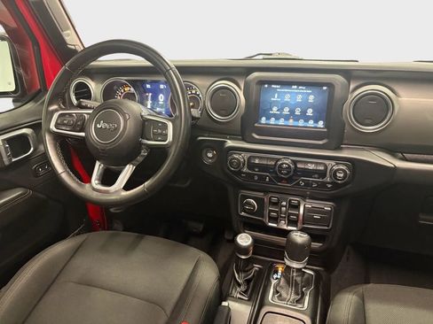 Used 2019 Jeep Wrangler Unlimited Sahara w/ Safety Group image 28