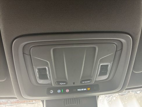 Used 2025 Chevrolet Silverado 2500 Custom w/ Custom Value Package image 20