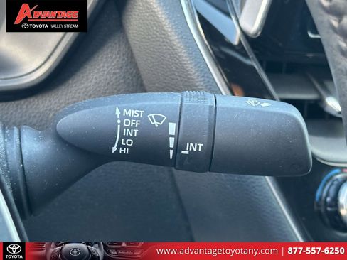 Used 2020 Toyota Corolla SE FWD image 23