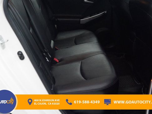 Used 2015 Toyota Prius Persona Series FWD image 13