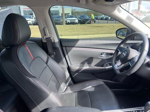 Used 2024 Nissan Sentra SR w/ SR Premium Package image 16