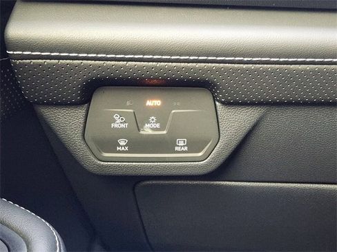 Used 2024 Volkswagen Atlas Cross Sport SEL Premium R-Line image 23