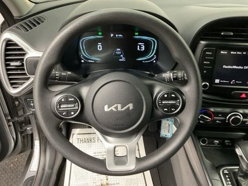 Used 2024 Kia Soul LX w/ Option Group 015 image 16