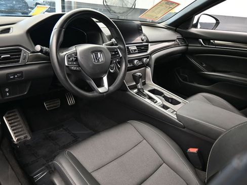 Used 2019 Honda Accord Sport image 12