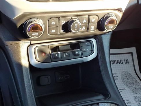 Certified 2023 GMC Acadia SLT image 21