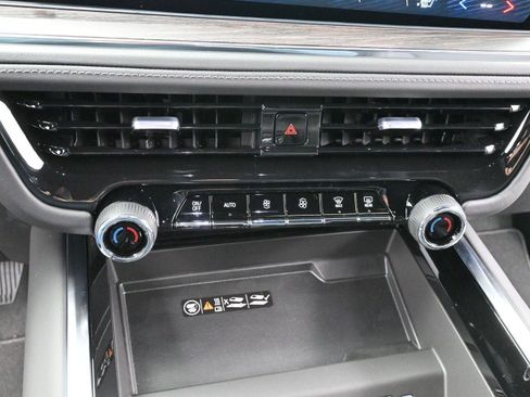 Used 2025 Chevrolet Tahoe Z71 w/ Z71 Off-Road Package image 28