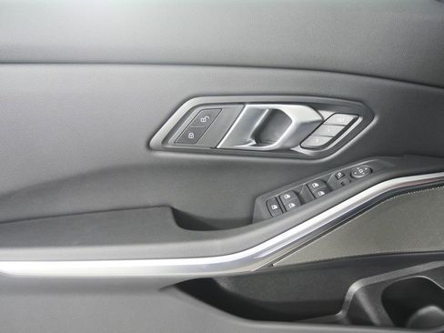 New 2026 BMW 330i Sedan image 9