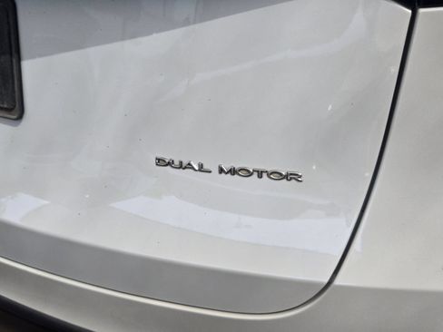 Used 2023 Tesla Model Y Long Range AWD/4WD image 8