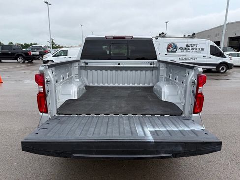 Used 2022 Chevrolet Silverado 1500 LTZ w/ LTZ Premium Package AWD/4WD image 37
