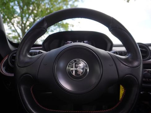 Used 2019 Alfa Romeo 4C Spider RWD image 58