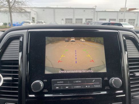 Used 2024 Nissan Titan SV w/ SV Convenience Package image 23