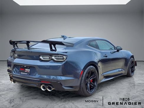 Used 2019 Chevrolet Camaro ZL1 RWD image 7