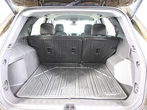 Used 2024 Chevrolet Equinox LT AWD/4WD image 16