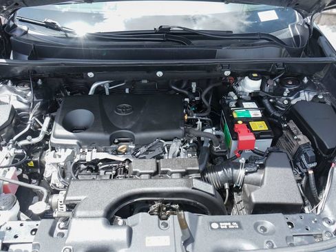 Used 2020 Toyota RAV4 XLE AWD/4WD image 11