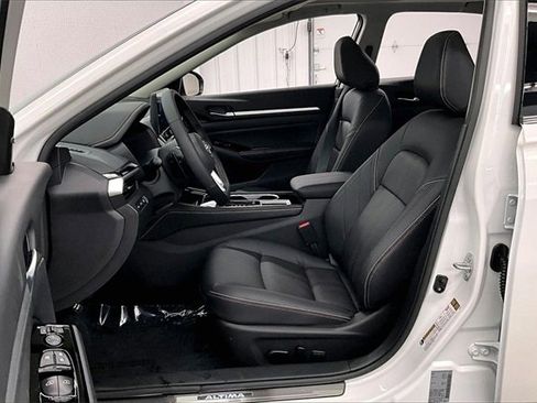 New 2025 Nissan Altima 2.5 SR w/ SR Premium Package image 9