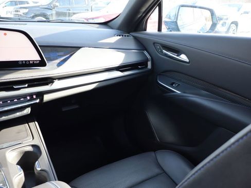 Used 2024 Cadillac XT4 Sport image 44