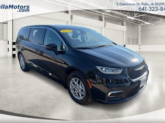Used 2024 Chrysler Pacifica Touring-L FWD video 1