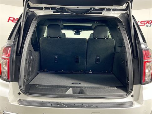 Used 2023 Chevrolet Suburban High Country image 28
