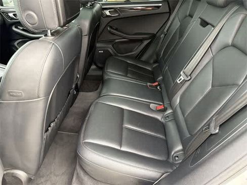Used 2020 Porsche Macan w/ Premium Package Plus image 7