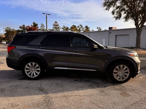 Used 2020 Ford Explorer Limited w/ Class III Trailer Tow Package image 8