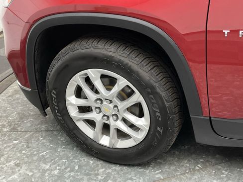 Used 2020 Chevrolet Traverse LT image 33