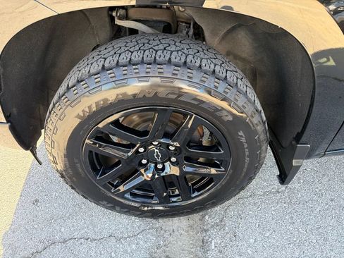 Used 2024 Chevrolet Silverado 1500 RST AWD/4WD image 9