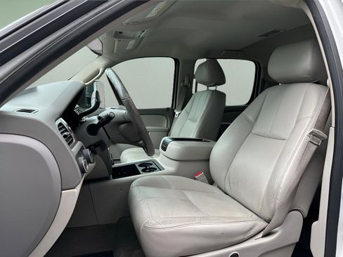 Used 2013 Chevrolet Silverado 2500 LTZ w/ LTZ Plus Package image 10