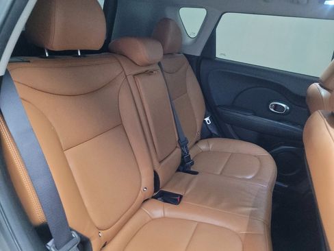Used 2016 Kia Soul ! w/ Premium Package image 19