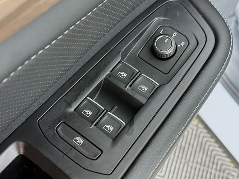 New 2026 Volkswagen Atlas SE image 17