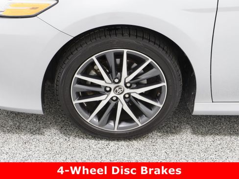 Used 2024 Toyota Camry XLE image 11