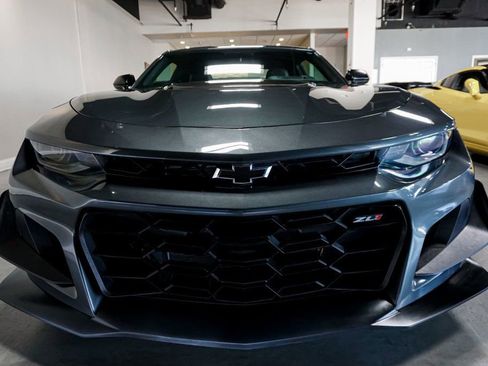 Used 2018 Chevrolet Camaro ZL1 image 16