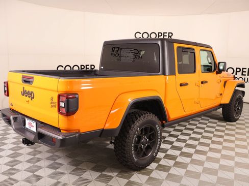 Used 2025 Jeep Gladiator Sport AWD/4WD image 20