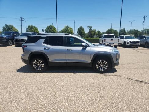 Used 2025 Chevrolet Equinox LT w/ Convenience Package II AWD/4WD image 17