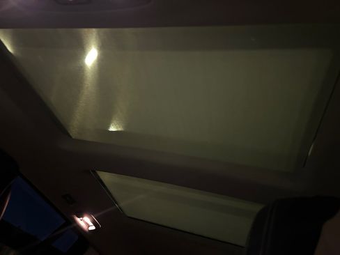 Used 2015 Mercedes-Benz GL 550 4MATIC image 16