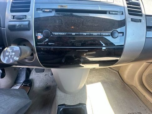 Used 2005 Toyota Prius w/ Pkg 4 FWD image 21