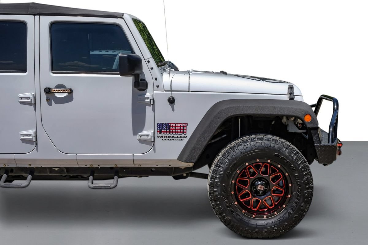 Used 2016 Jeep Wrangler Unlimited Sahara w/ Connectivity Group AWD/4WD image 7