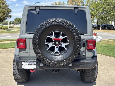 Used 2018 Jeep Wrangler Unlimited Rubicon w/ Dual Top Group AWD/4WD image 5