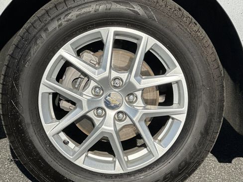 Used 2023 Chevrolet Equinox LT w/ Driver Convenience Package image 25