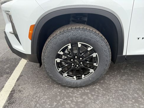 New 2026 Chevrolet Traverse Z71 w/ Driver Confidence Package image 11