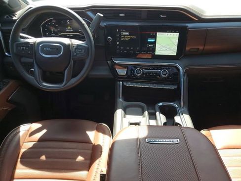 Certified 2025 GMC Sierra 2500 Denali Ultimate AWD/4WD image 13