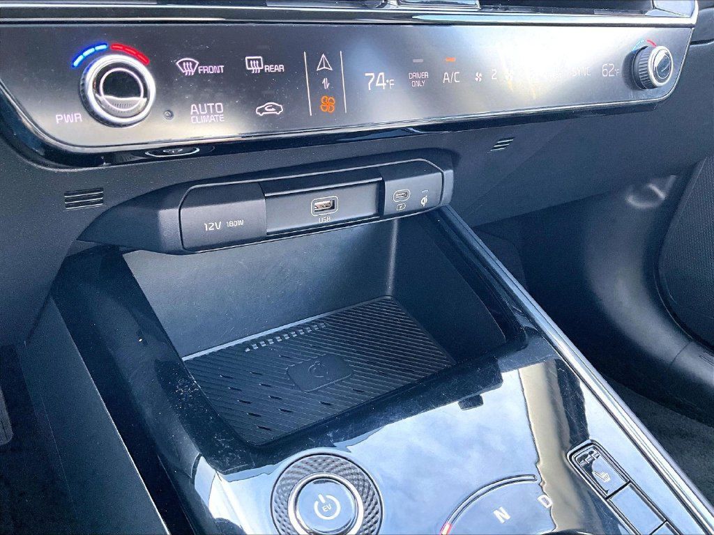 Used 2023 Kia Niro Wind FWD image 32