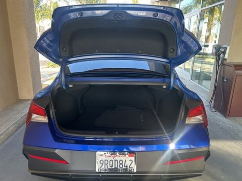 Certified 2025 Hyundai Elantra SE image 22